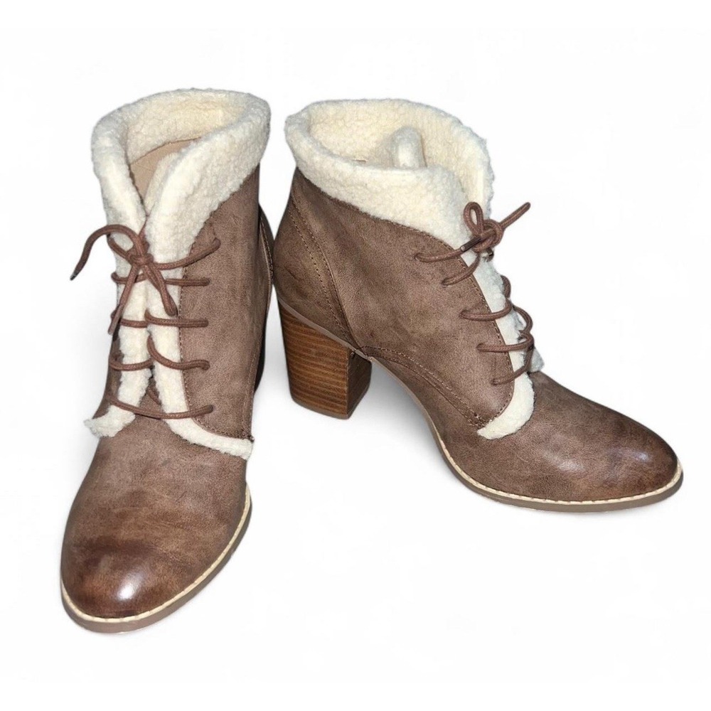 "RESTRICTED" Women's Brown Leather 3-inch Ankle Boots w/ Sherpa Fur Trim Size: 9